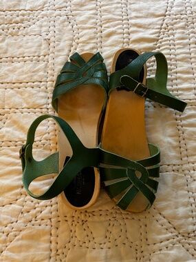 Bright Green Swedish Hasbeens Sandals size 39 8.5